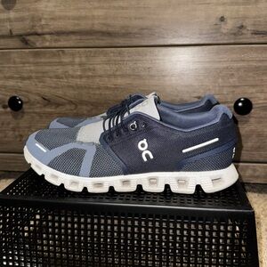 On Cloud Men’s Running Shoes